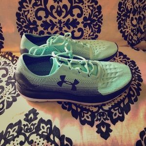 Underarmour running shoes (size 11)